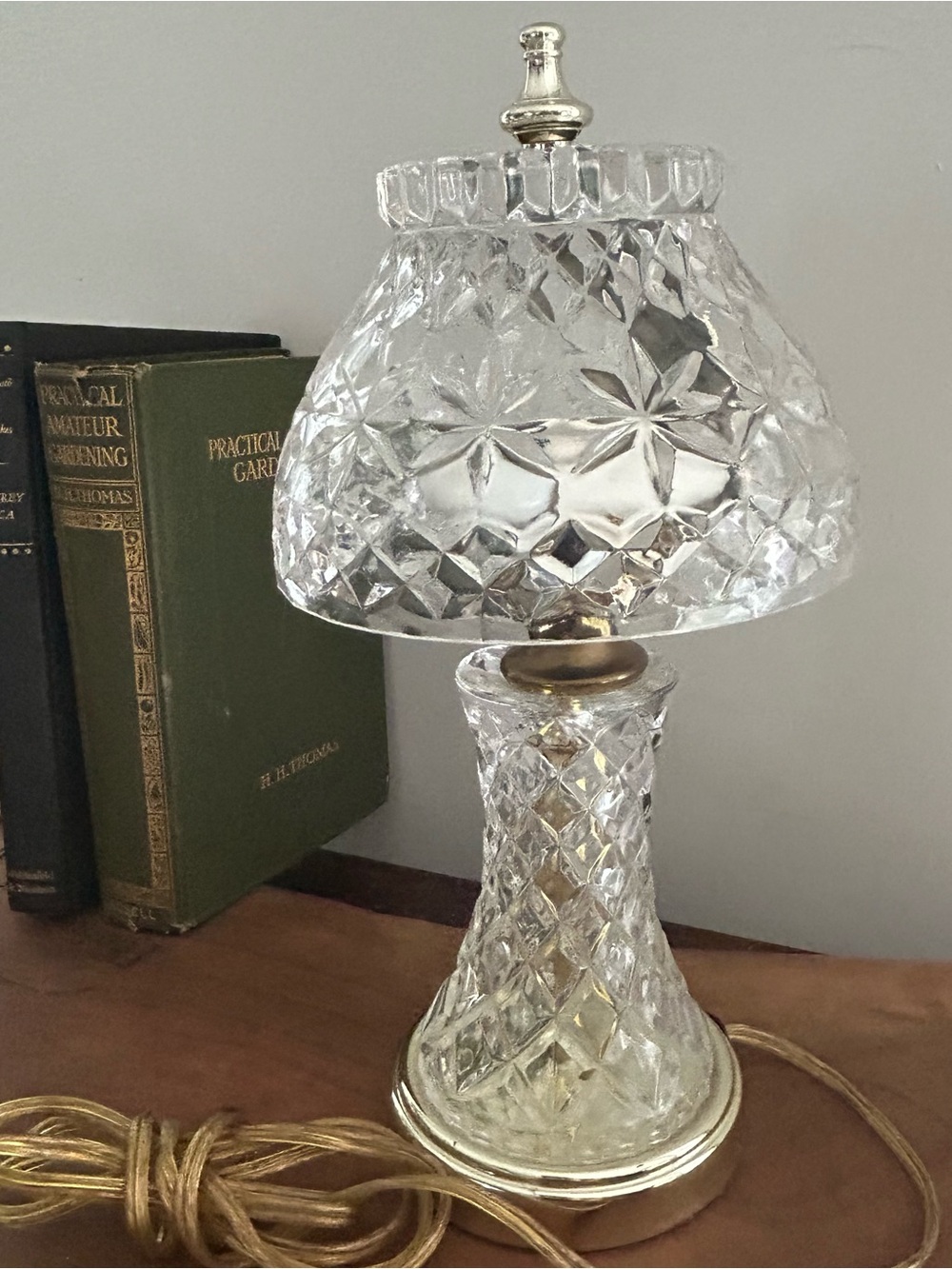 Vintage Boudoir Lamp Crystal Cut Glass Boudoir Parlor Lamp 12” WORKS
